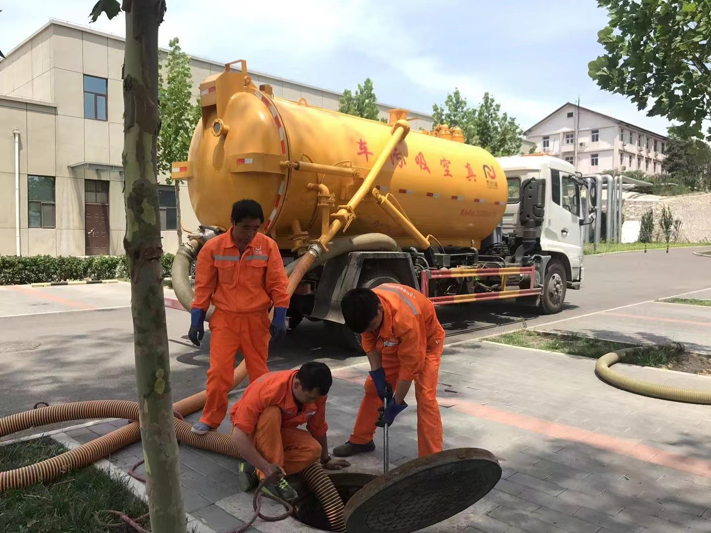 木兰化粪池清理与5-8吨吸粪车施工效率分析